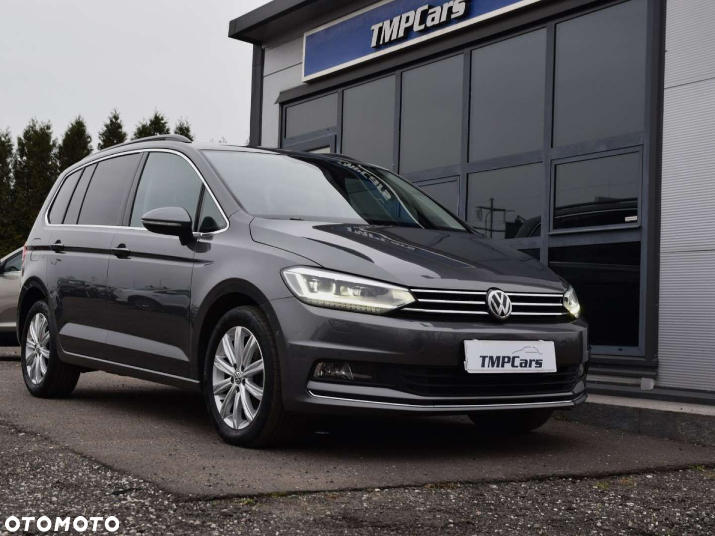 Volkswagen Touran - 16