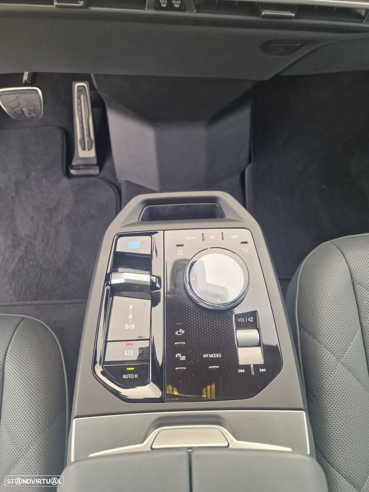 BMW iX xDrive45 - 39