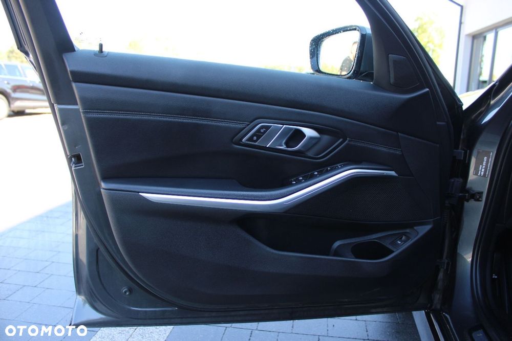 BMW Seria 3 - 19