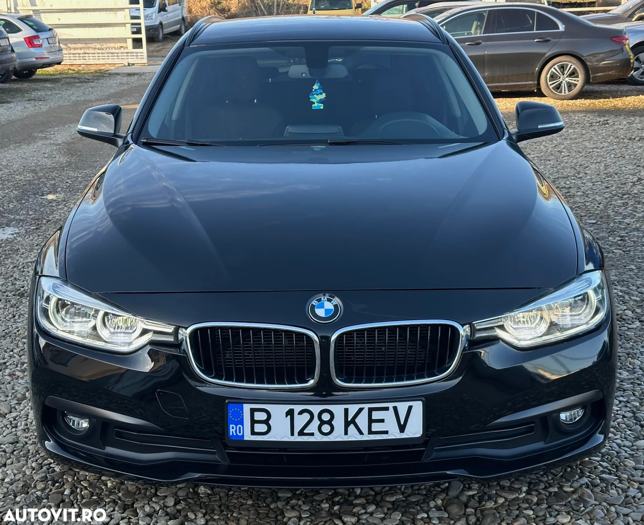 BMW Seria 3 320d Touring Aut. Advantage - 31