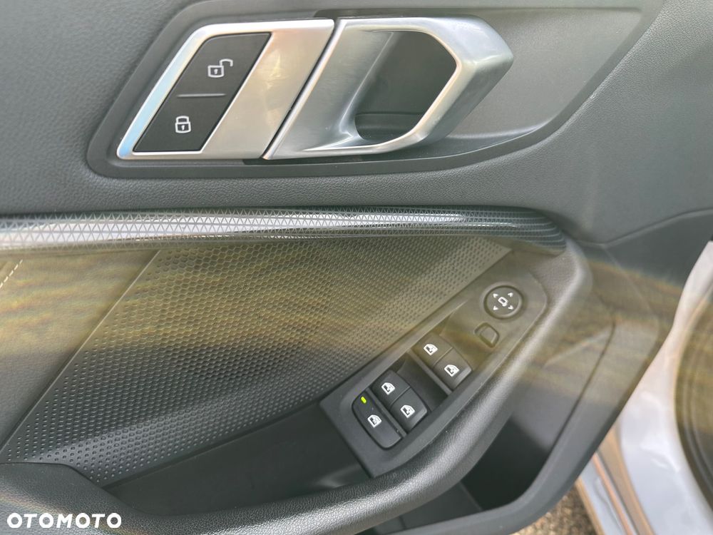 BMW Seria 1 118d Sport Line Shadow - 11