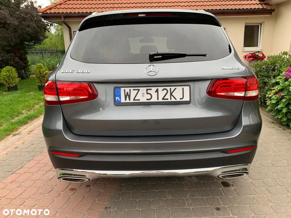 Mercedes-Benz GLC 300 4Matic 9G-TRONIC Exclusive - 11