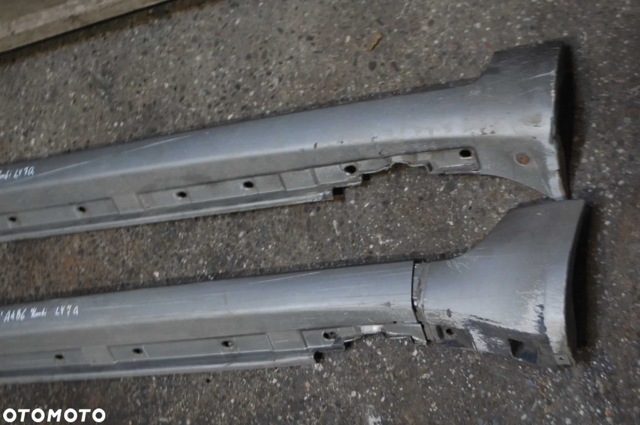 LISTWA PROGOWA DOLNA LEWA PRAWA KOMPLETNA AUDI A4 B6 KOMBI SEDAN LZ5C/ LY9B/ LY7R/ LY7Q - 17