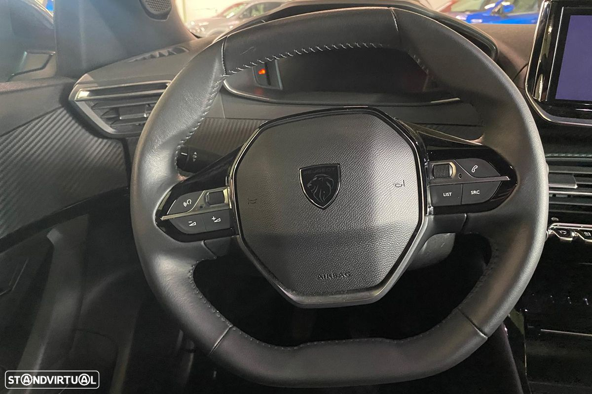 Peugeot 2008 1.2 PureTech Allure - 12
