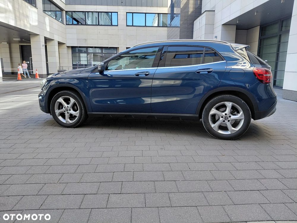 Mercedes-Benz GLA 200 7G-DCT Urban - 5
