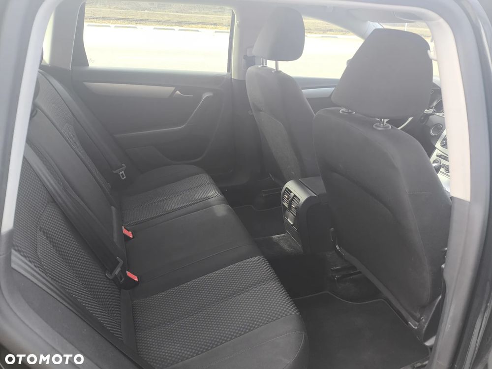 Volkswagen Passat 2.0 TDI DSG Comfortline - 13