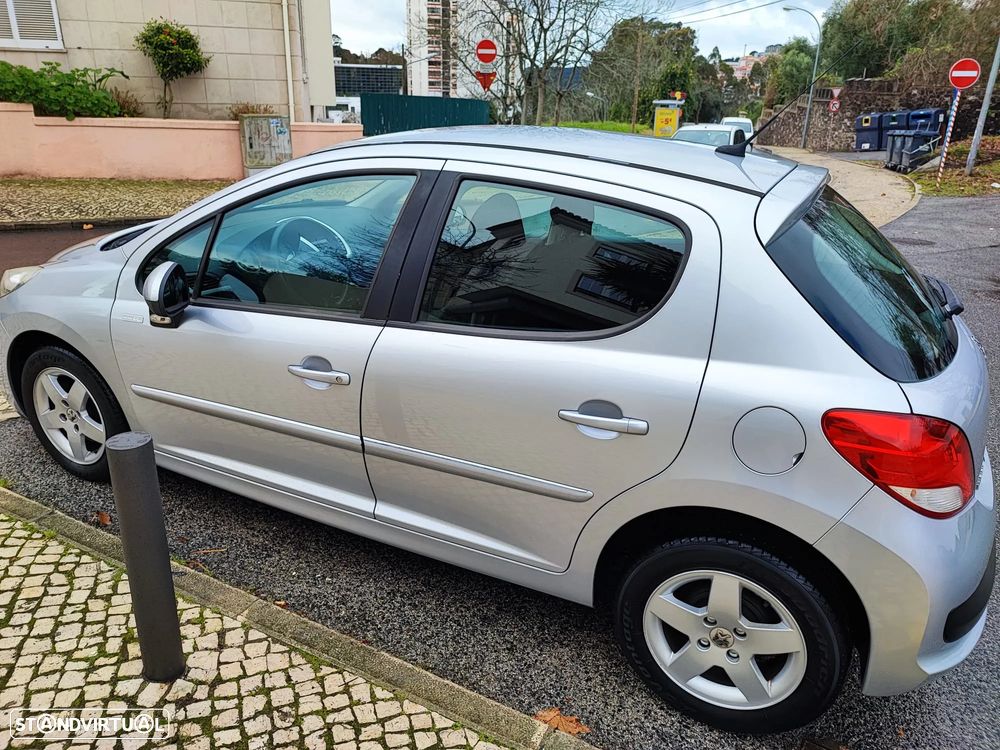 Peugeot 207 1.4 16V SE Millesim 200 Anos - 3