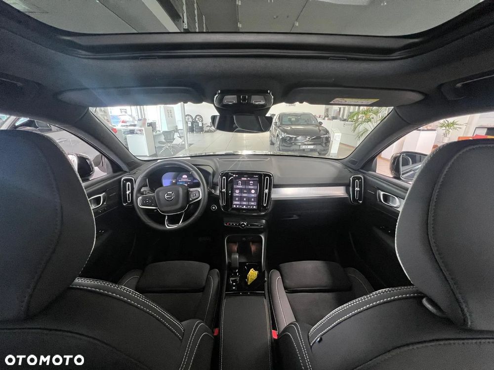 Volvo XC 40 B4 AWD Ultimate Dark - 23