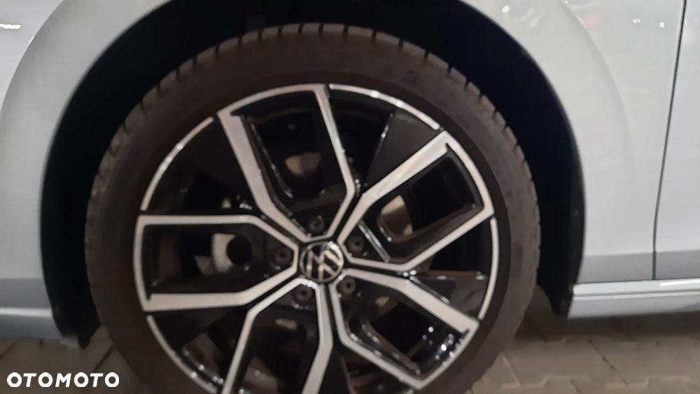 Volkswagen Golf - 5
