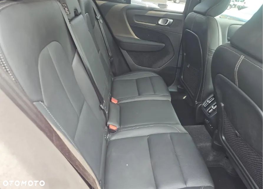 Volvo XC 40 B5 B AWD Ultimate Dark - 12