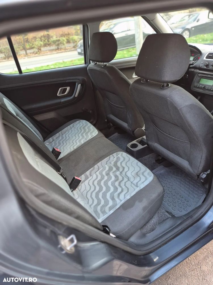 Skoda Fabia 1.2 HTP Ambiente - 23