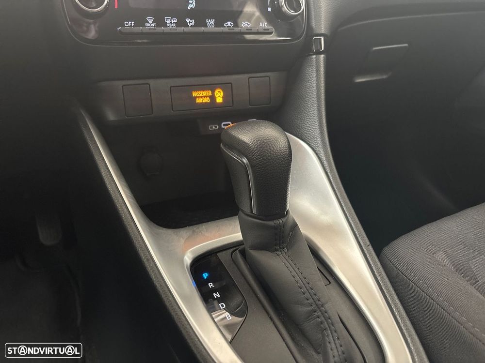 Toyota Yaris 1.5 HDF Comfort Plus - 23
