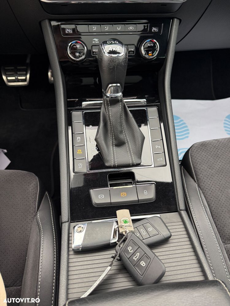 Skoda Superb 2.0 TDI 4X4 DSG Sportline - 38