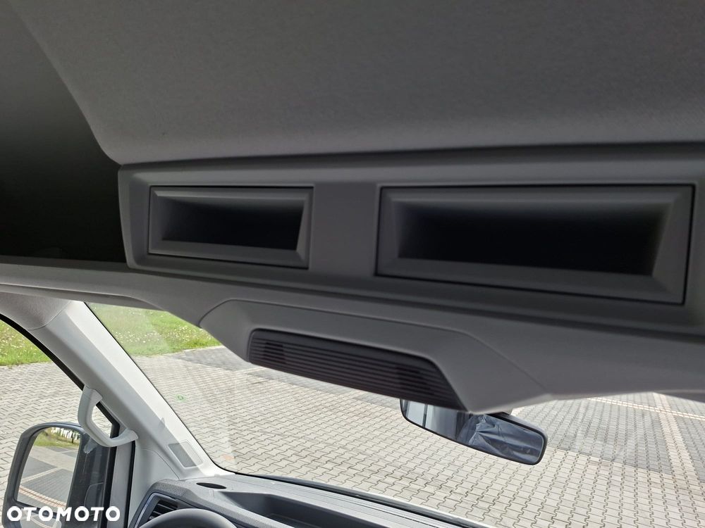 Volkswagen Crafter 35 Furgon z wysokim dachem silnik: 2,0 l EU6 177 KM / skrzynia biegów: Przedni napęd manualna 6-biegowa - 25