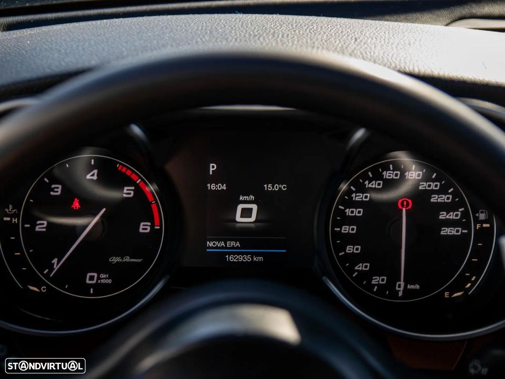Alfa Romeo Giulia 2.2 D Super AT8 - 25