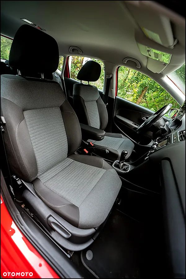 Volkswagen Polo 1.2 12V Comfortline - 36