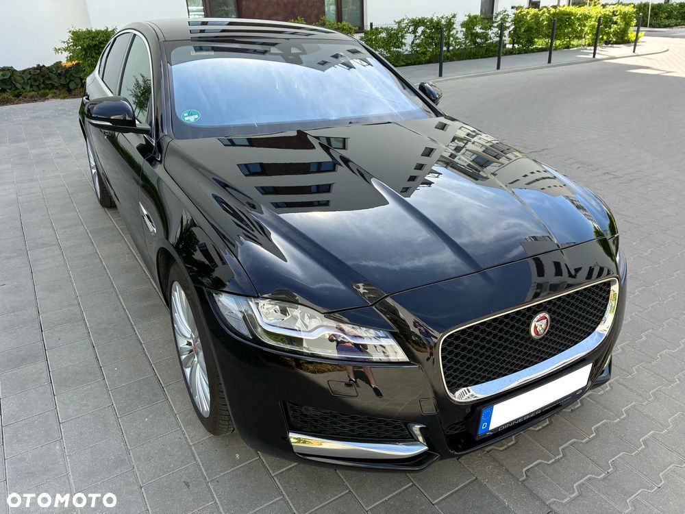 Jaguar XF 20t Prestige - 2