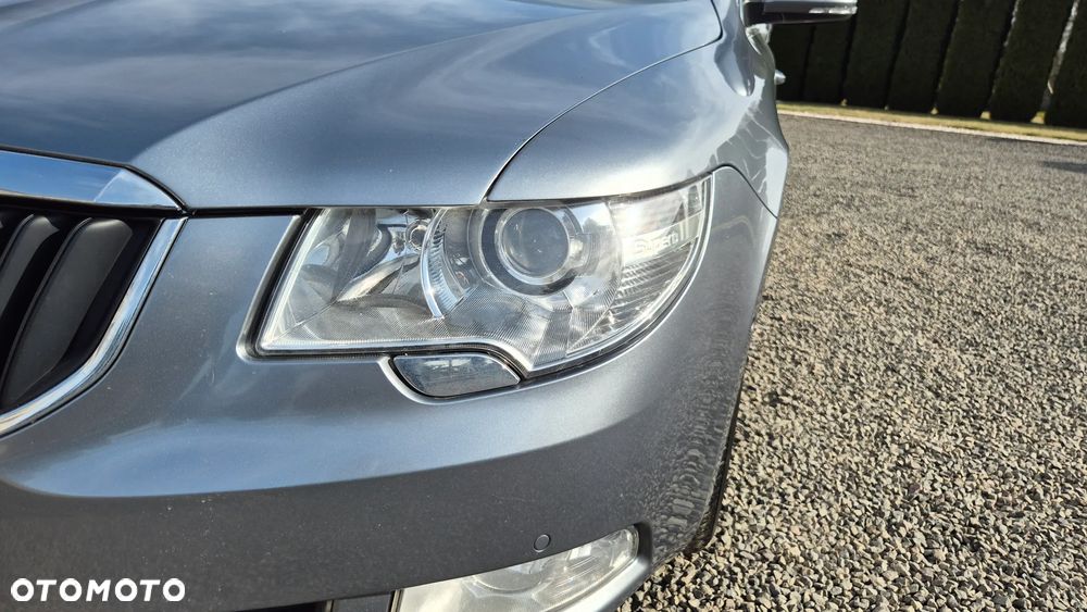 Skoda Superb 2.0 TDI DSG Exclusive - 10