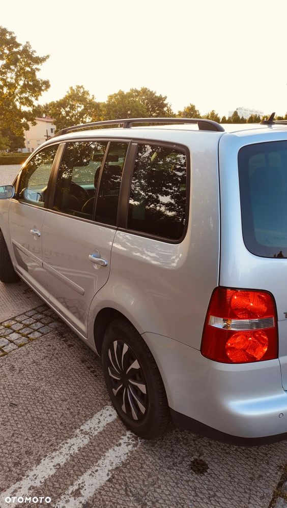 Volkswagen Touran - 3