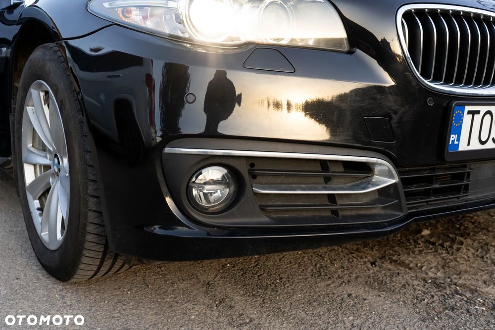 BMW Seria 5 528i - 11