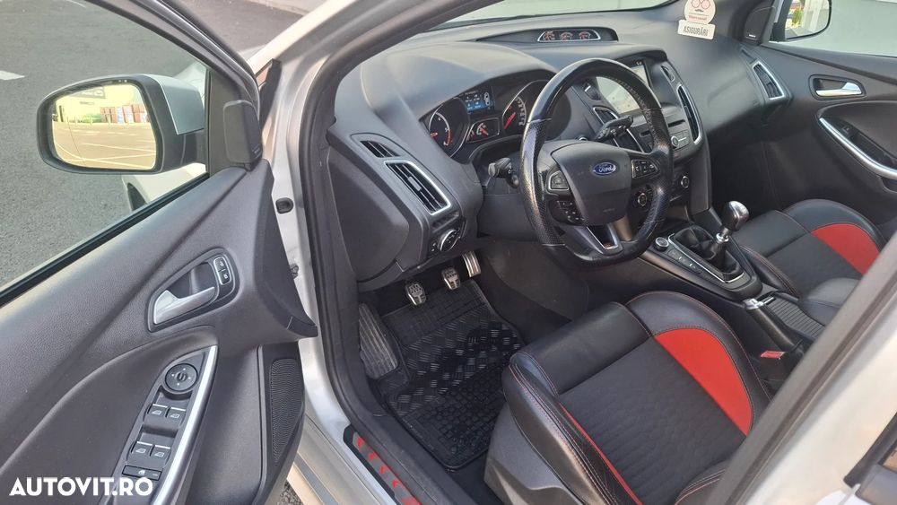 Ford Focus - 14