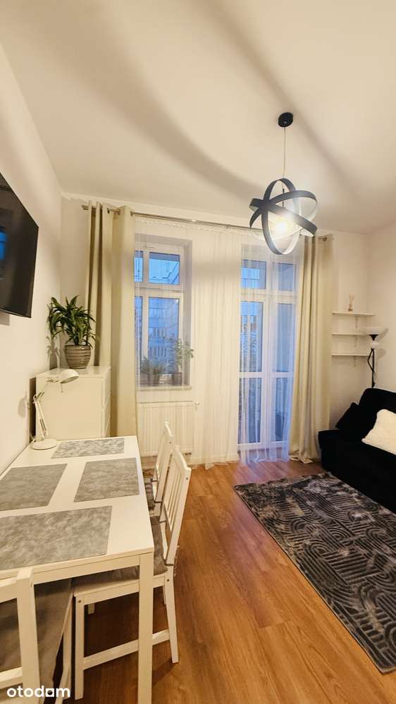 Idealna/ jasna/balkon/ super lokalizacja