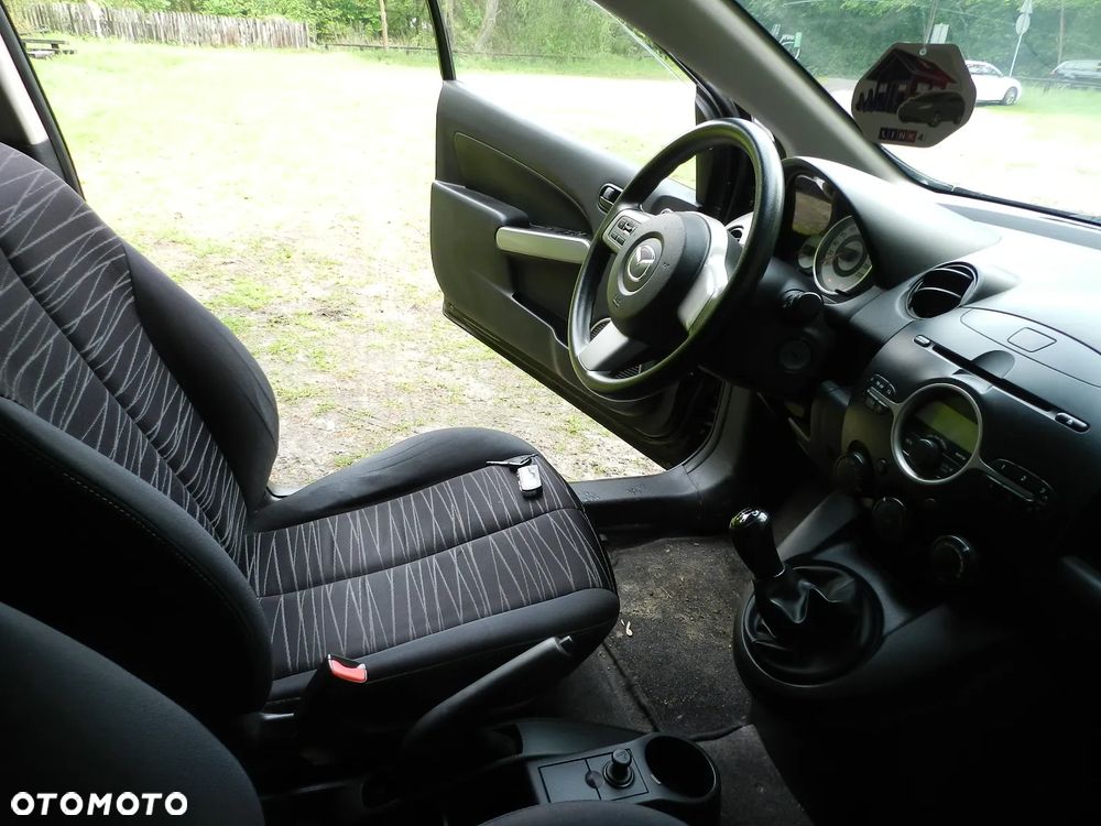 Mazda 2 - 12
