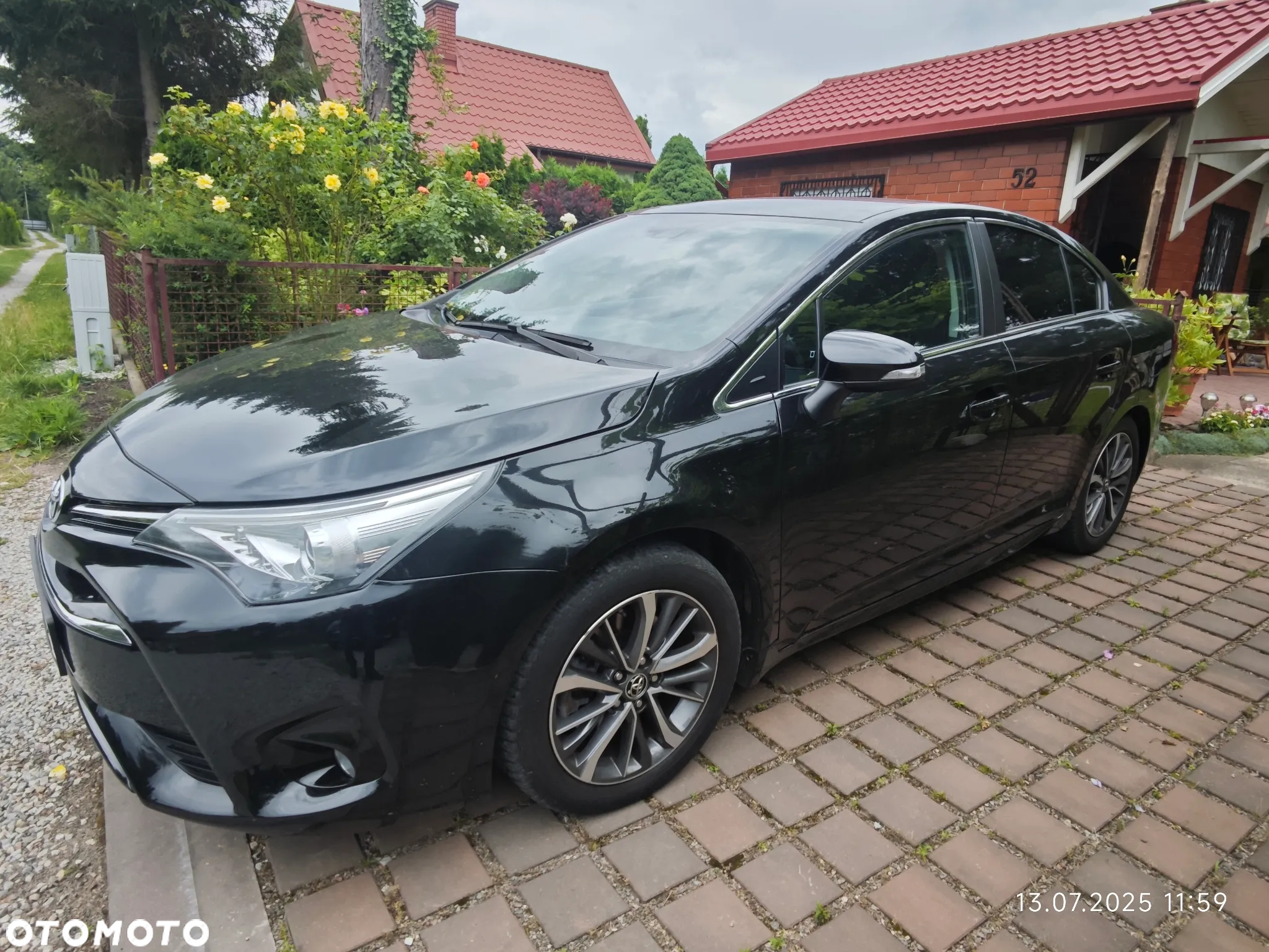 Toyota Avensis 2.0 D-4D Premium - 2