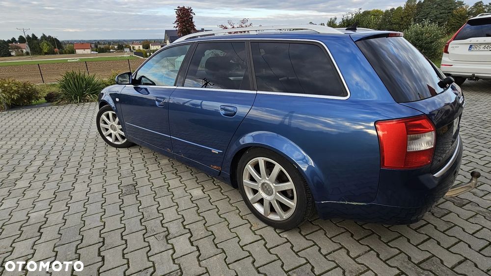 Audi A4 Avant 2.4 - 8
