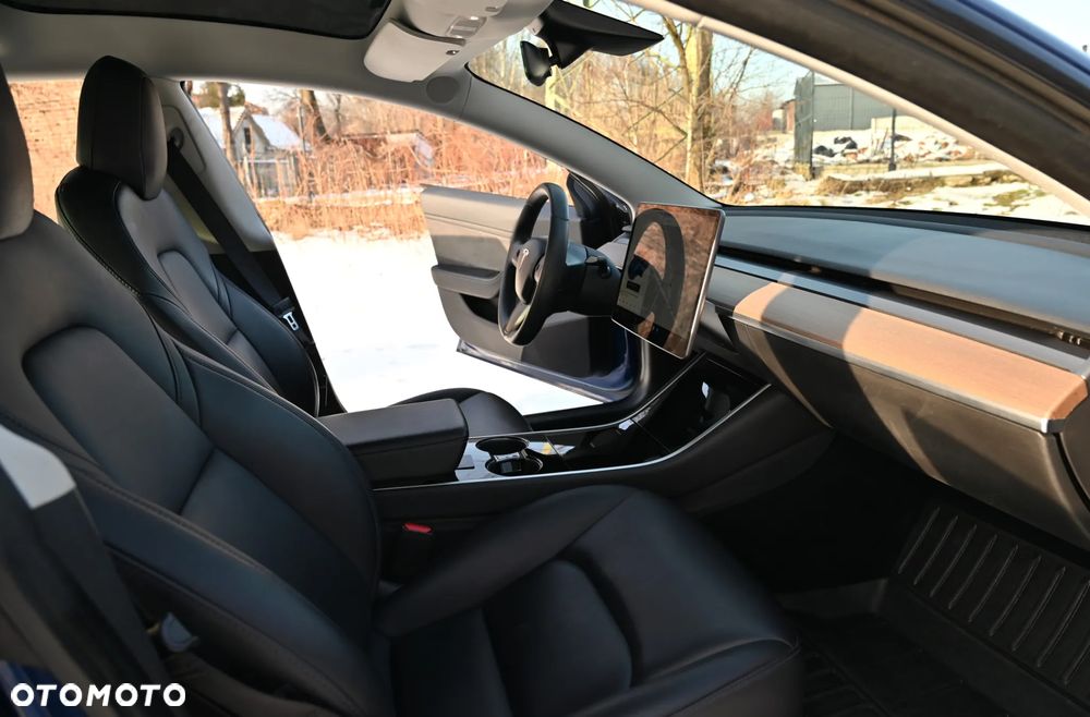 Tesla Model 3 Long Range AWD - 31