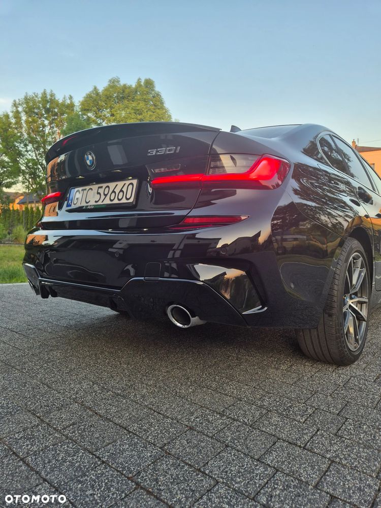 BMW Seria 3 330i xDrive M Sport - 9