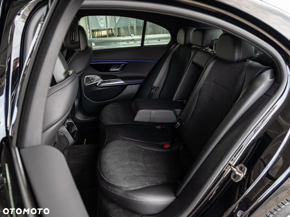 Mercedes-Benz Klasa E 300de 4Matic 9G-TRONIC AMG Line NIGHT Edition - 15