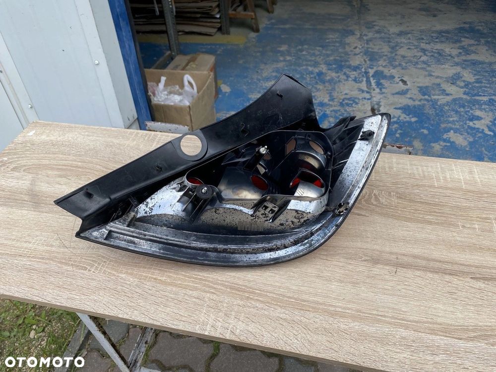 LAMPA TYLNA LEWA OPEL ASTRA III H HB 24451835 - 5
