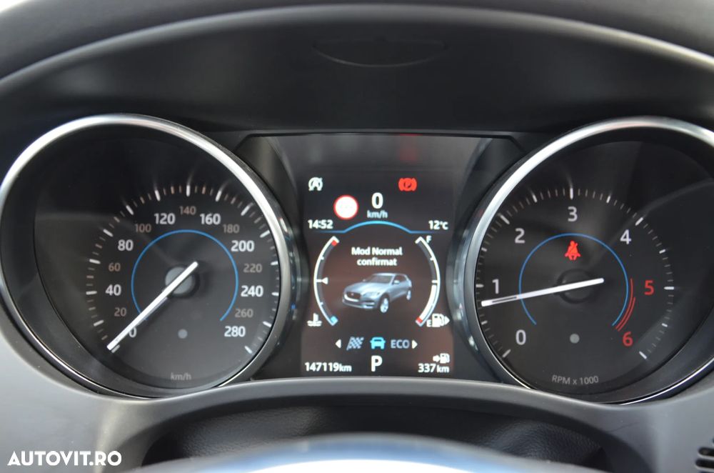 Jaguar F-Pace 20d AWD Aut. R-Sport - 30