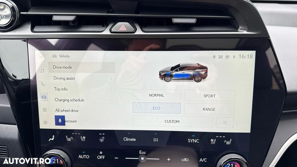Lexus RZ 450e AWD Luxury - 27