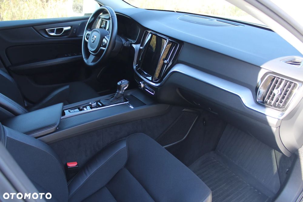 Volvo V60 Cross Country D4 AWD Geartronic Pro - 33