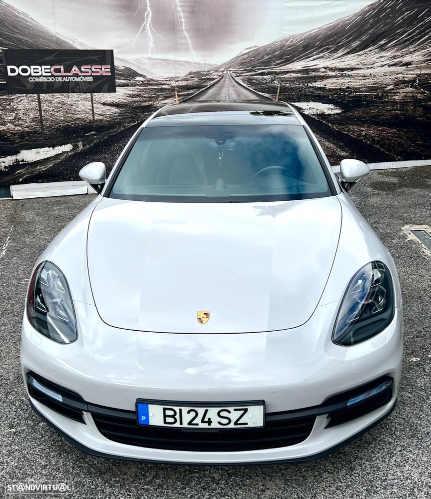 Porsche Panamera Sport Turismo 4 E-Hybrid - 1