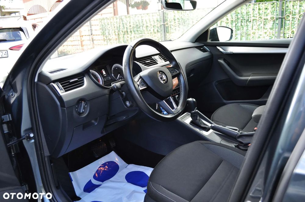 Skoda Octavia 1.6 TDI DSG Premium Edition - 10