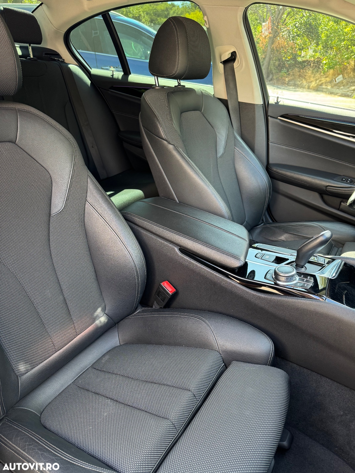 BMW Seria 5 520d AT - 13