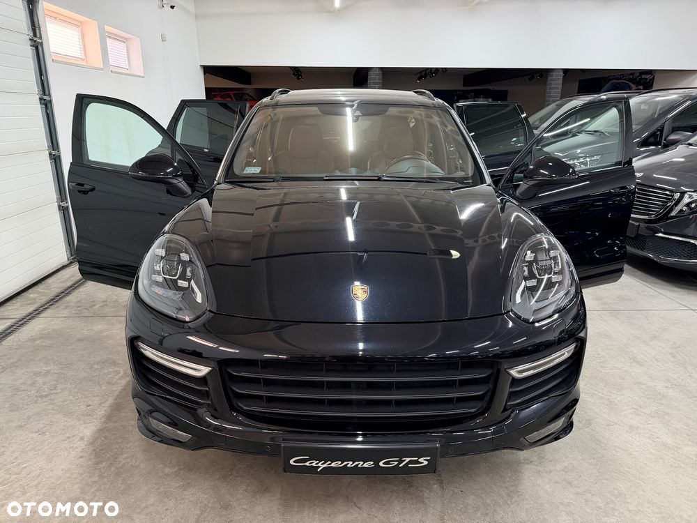 Porsche Cayenne - 4