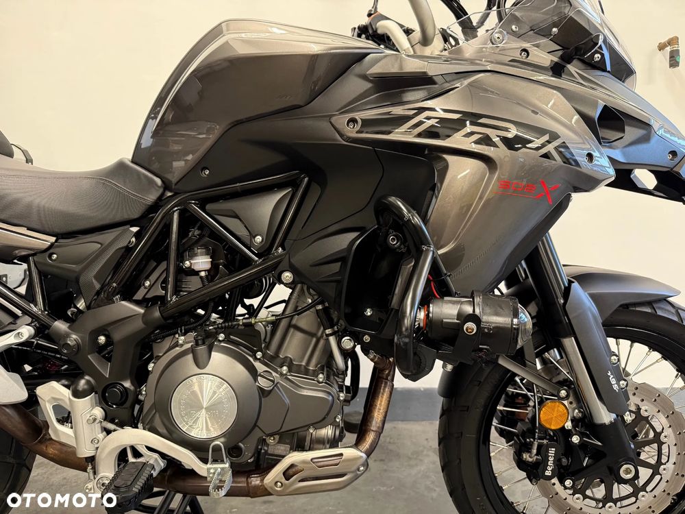 Benelli TRK 502X - 11