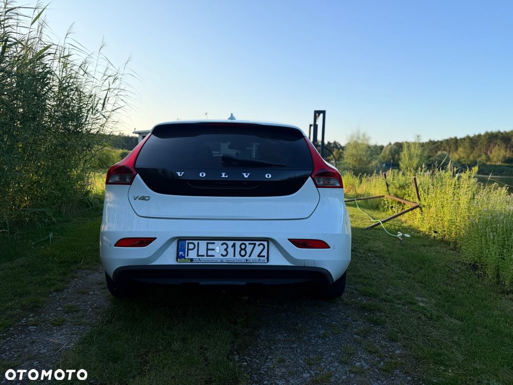 Volvo V40 D2 Momentum - 4