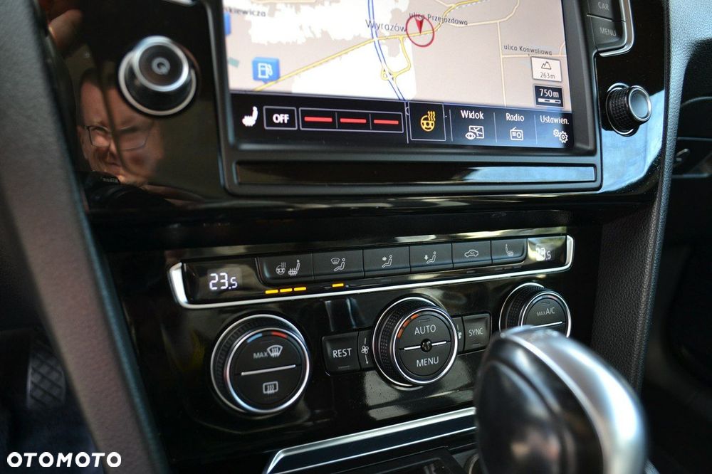 Volkswagen Passat - 18