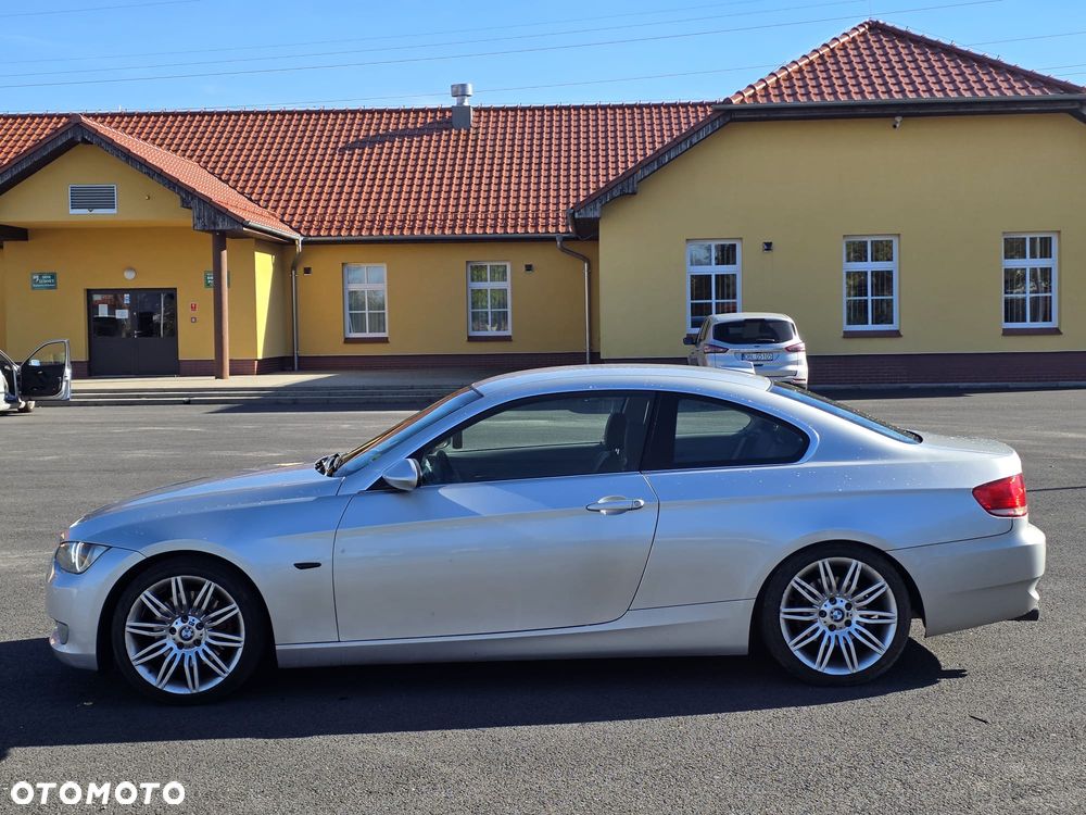 BMW Seria 3 325i - 11