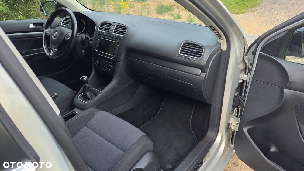 Volkswagen Golf - 23