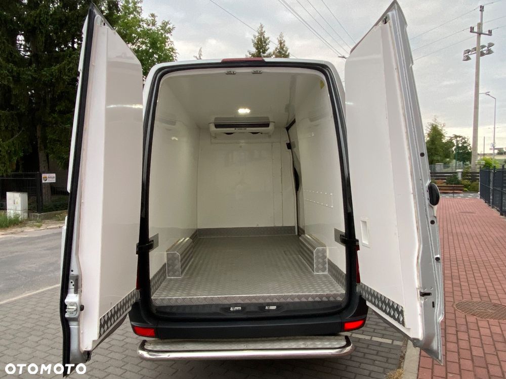Mercedes-Benz Sprinter - 9