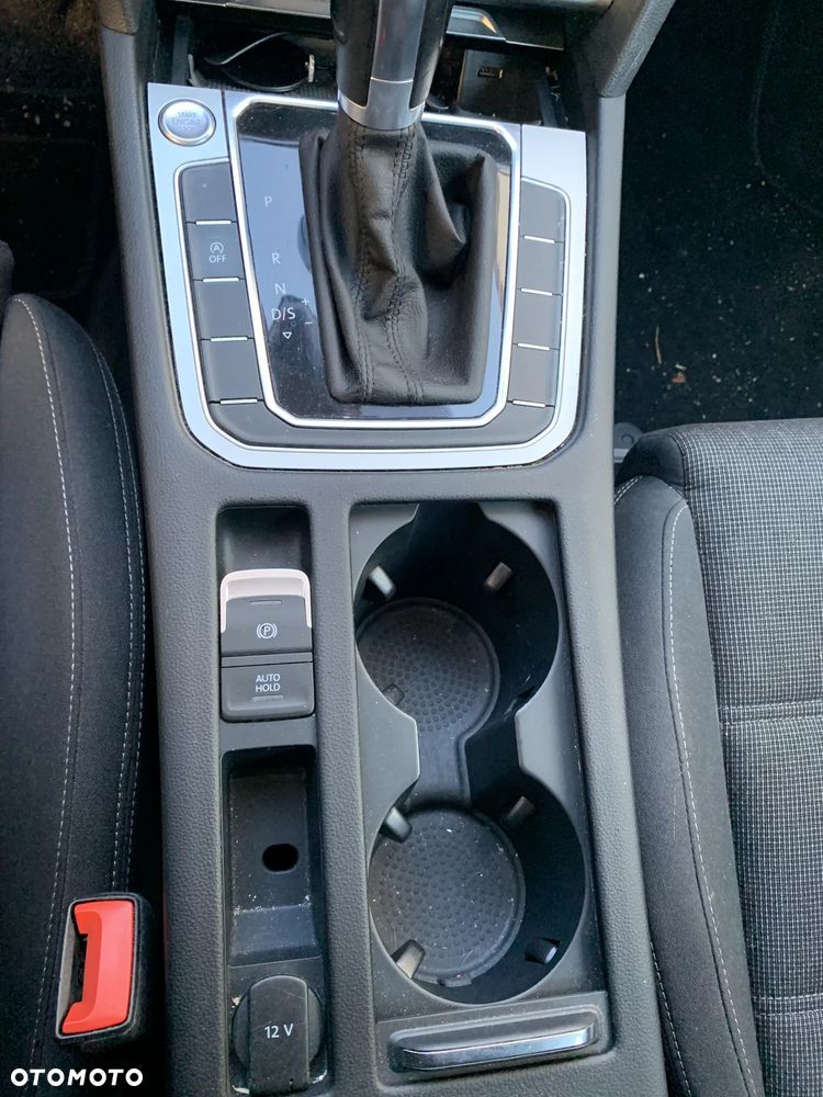 Volkswagen Passat - 15
