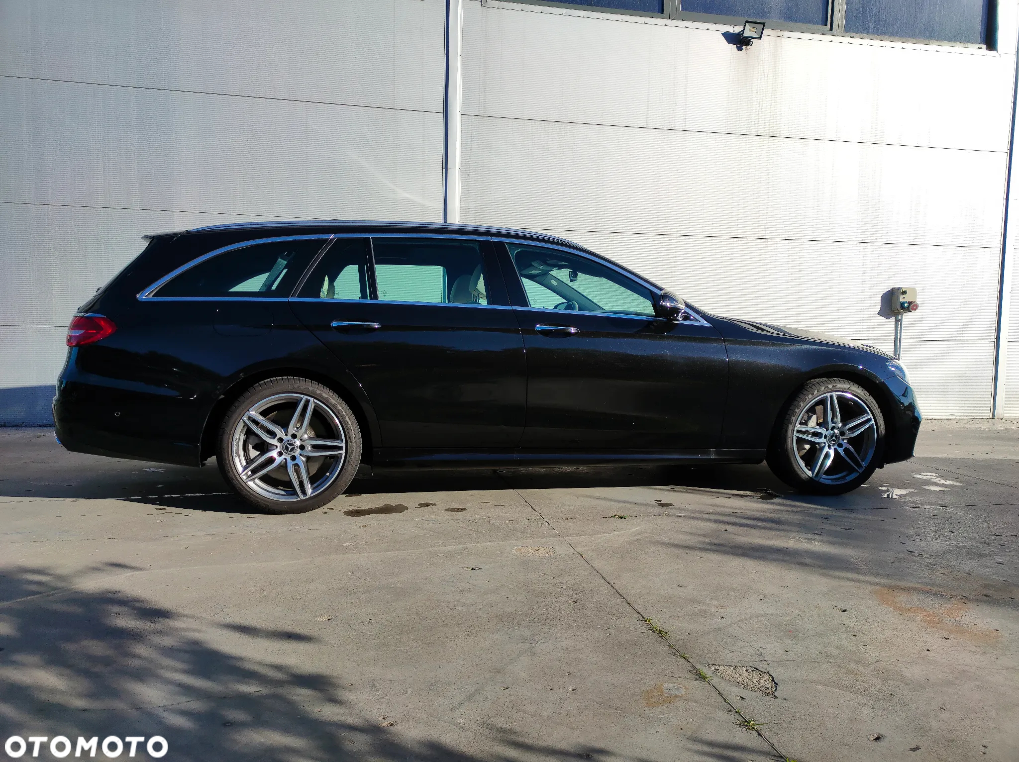 Mercedes-Benz Klasa E 450 4Matic T 9G-TRONIC AMG Line - 12