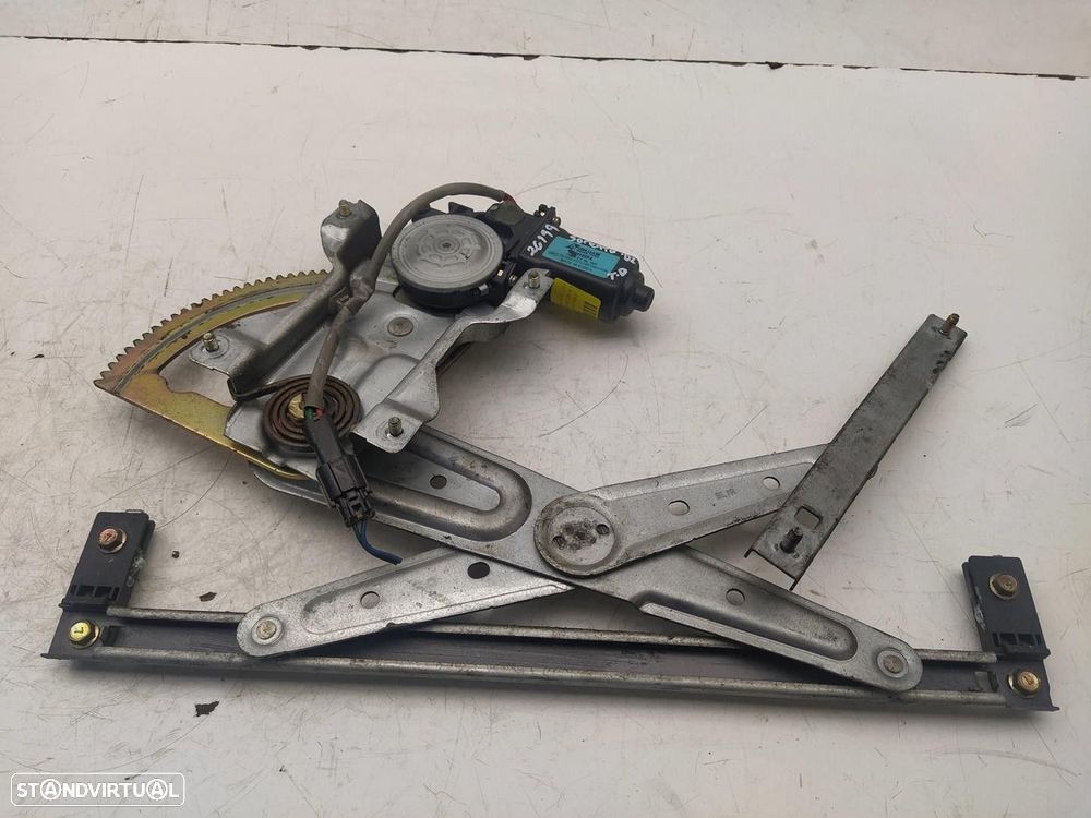 ELEVADOR DE VIDRO TRASEIRO DIREITO KIA SORENTO I 2002 - 4