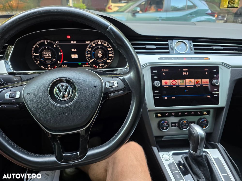 Volkswagen Passat 2.0 TDI DSG Highline - 18